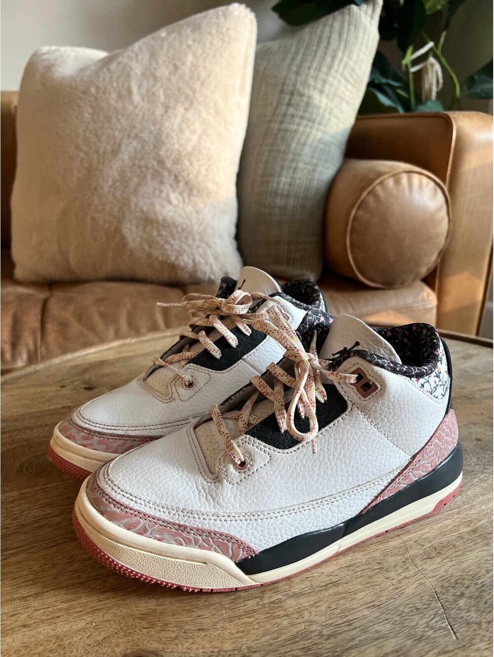 Air Jordan 3 Retro Vintage Floral Girl's Size 3Y Athleisure Streetwear Sporty
